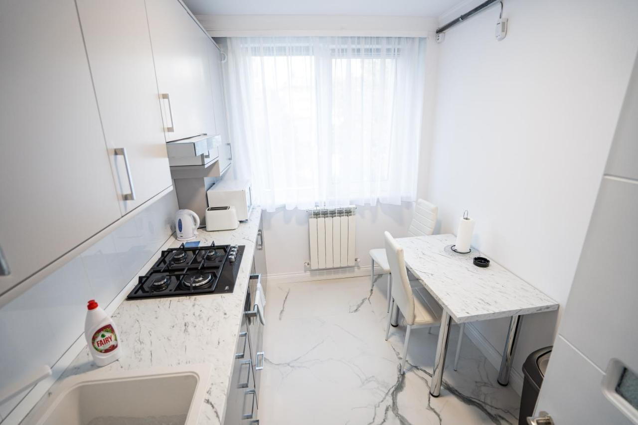 Gabi Apartament Suceava Exterior foto